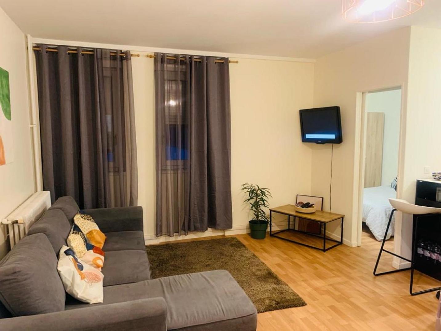 Appartement Calme Et Chaleureux Proche De Paris Courbevoie Exterior photo
