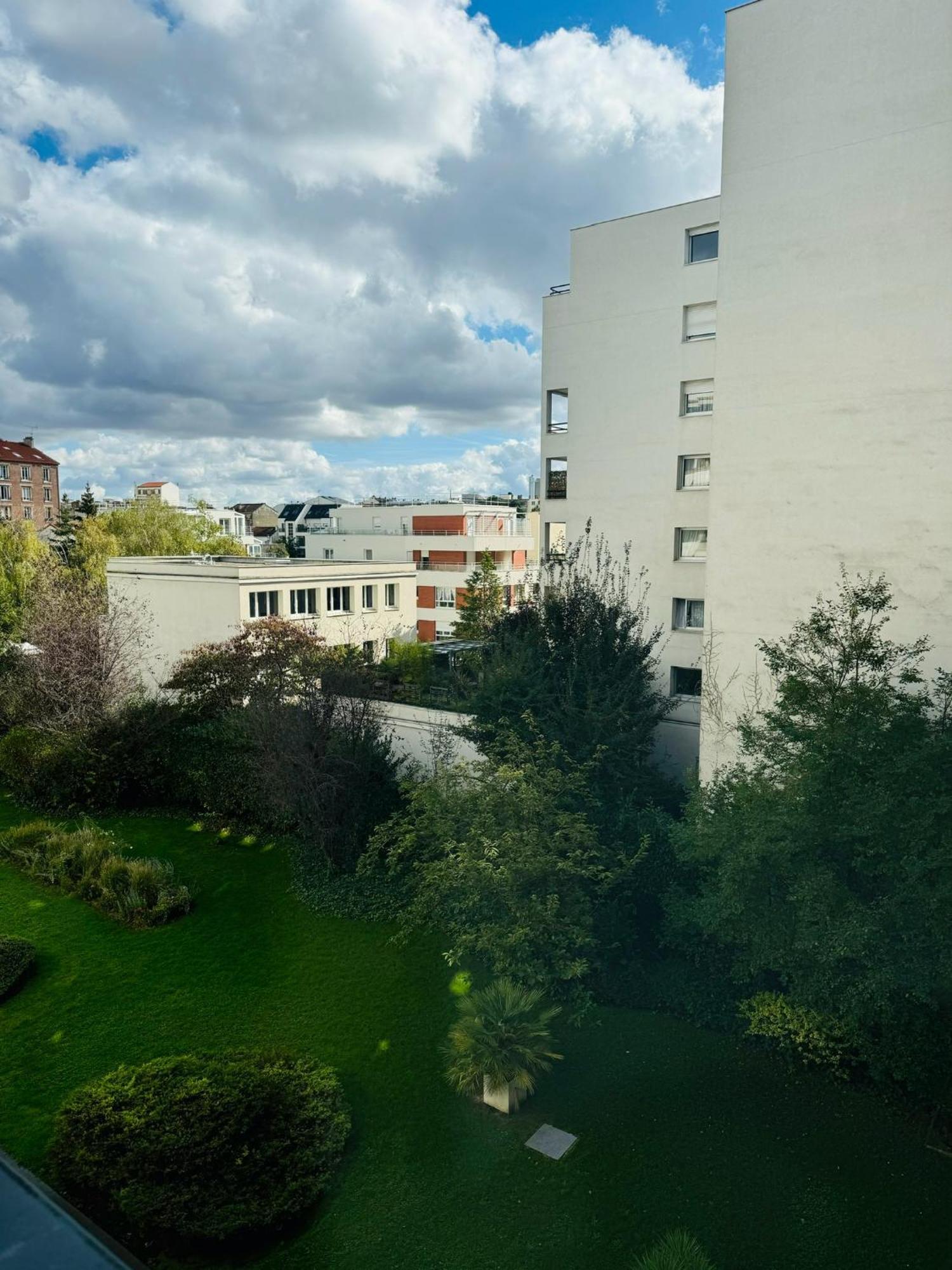 Appartement Calme Et Chaleureux Proche De Paris Courbevoie Exterior photo